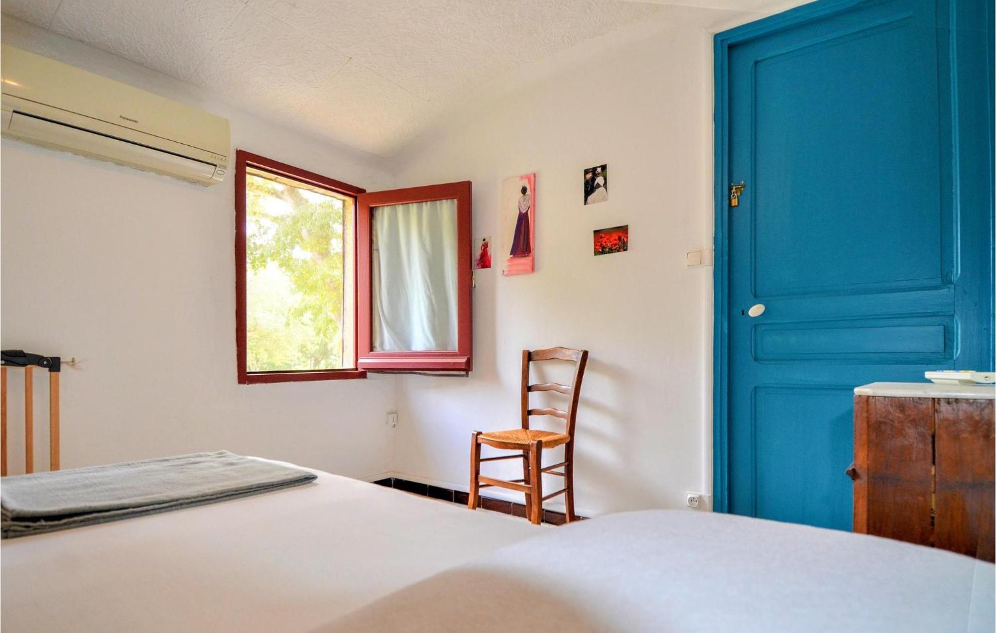 Lovely Home In Arles With Kitchen Buitenkant foto